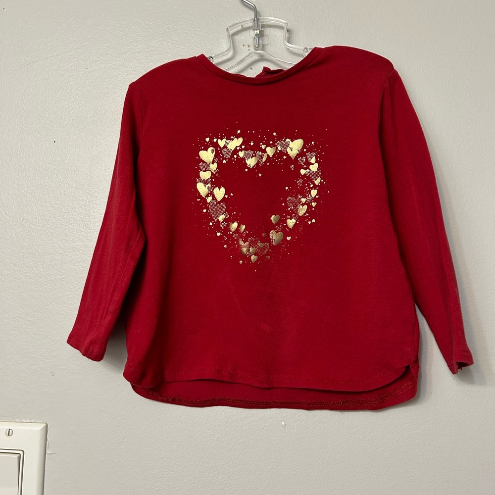 Zara
Medium Red & Gold LS heart shirt. 
Size 9-12 m (fits a bit bigger) 
In EUC